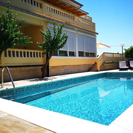 Apartments With A Swimming Pool Banjol, Rab - 11382 エクステリア 写真