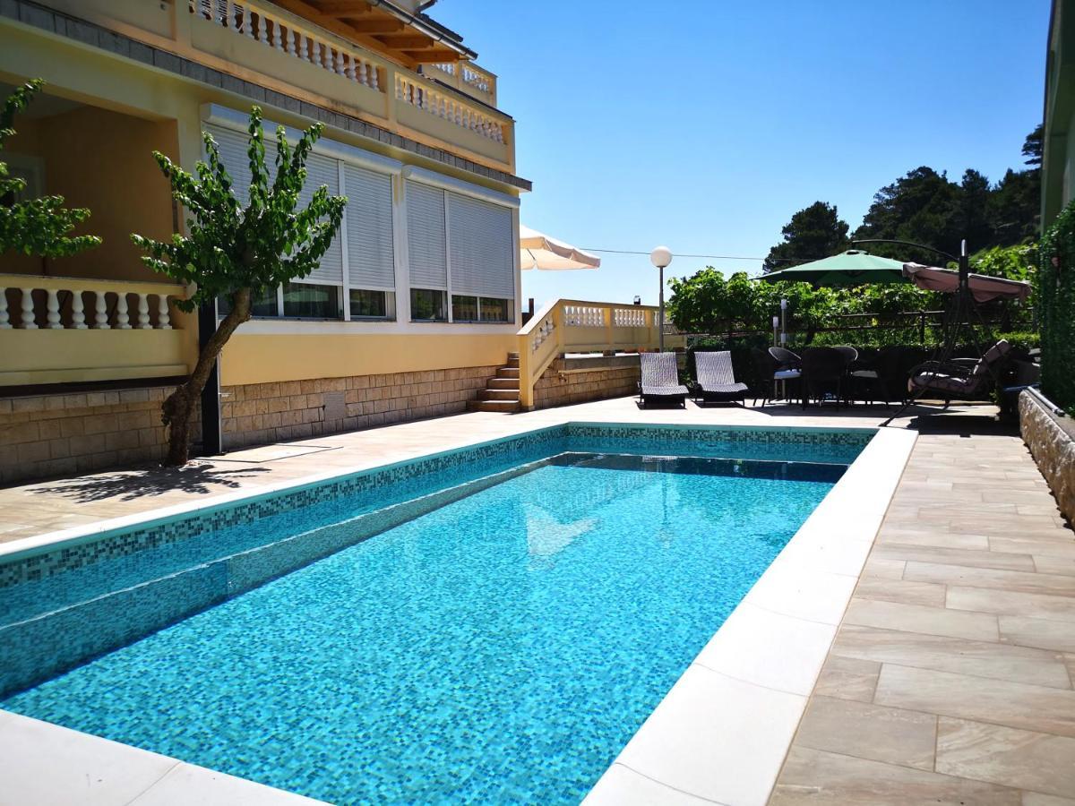 Apartments With A Swimming Pool Banjol, Rab - 11382 エクステリア 写真